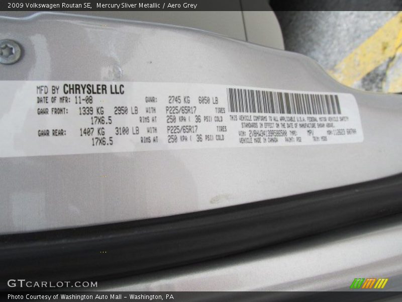Mercury Sliver Metallic / Aero Grey 2009 Volkswagen Routan SE