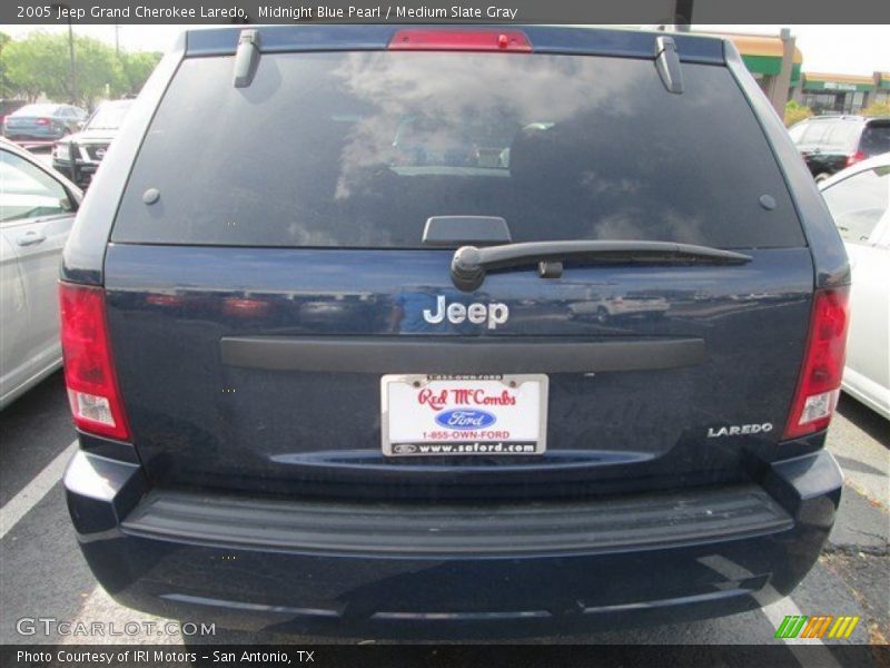 Midnight Blue Pearl / Medium Slate Gray 2005 Jeep Grand Cherokee Laredo