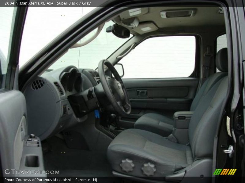 Super Black / Gray 2004 Nissan Xterra XE 4x4