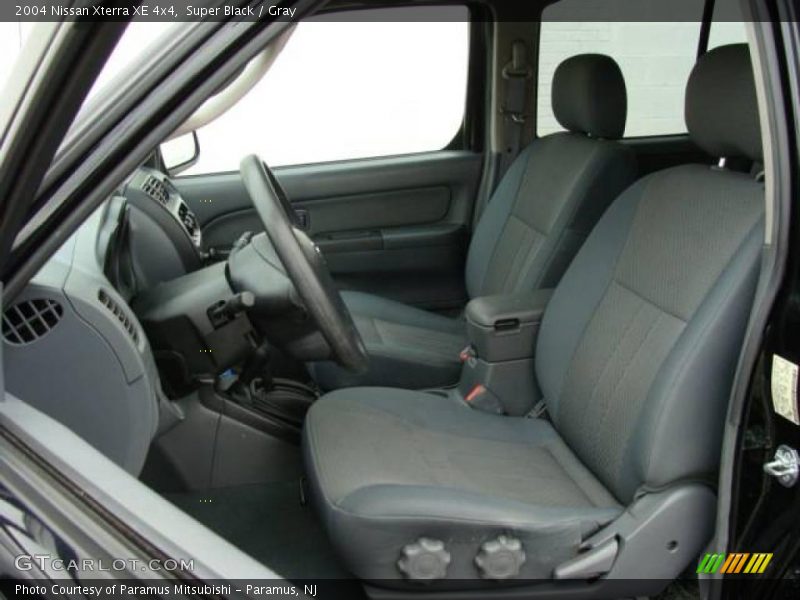 Super Black / Gray 2004 Nissan Xterra XE 4x4