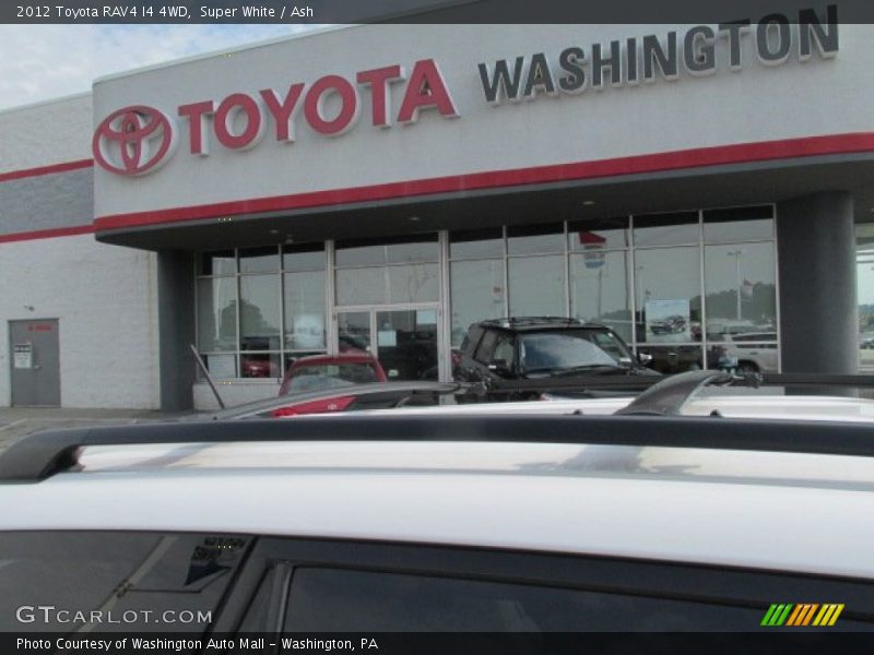 Super White / Ash 2012 Toyota RAV4 I4 4WD