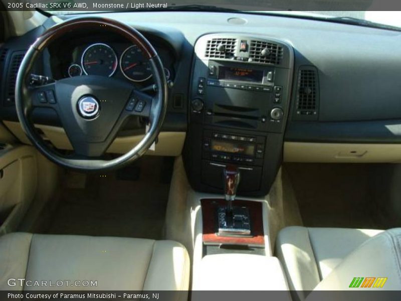 Moonstone / Light Neutral 2005 Cadillac SRX V6 AWD