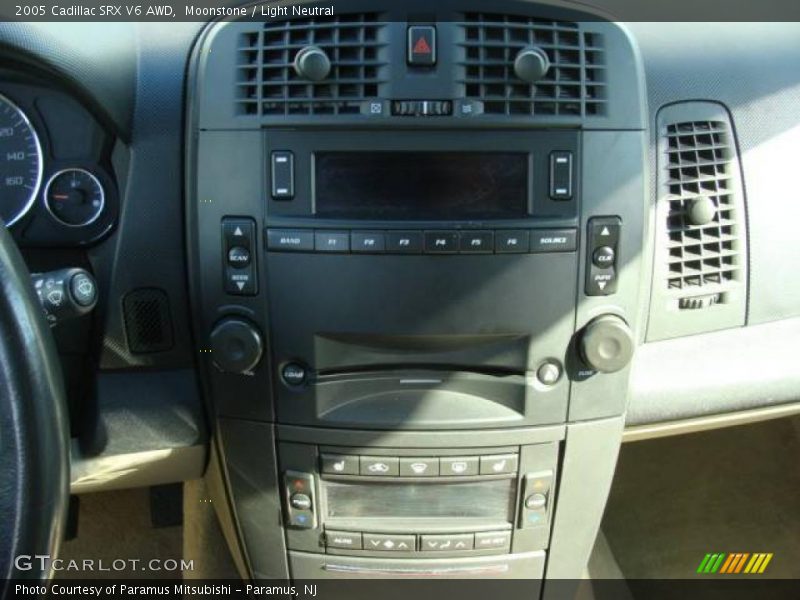 Moonstone / Light Neutral 2005 Cadillac SRX V6 AWD