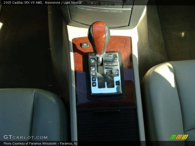 Moonstone / Light Neutral 2005 Cadillac SRX V6 AWD