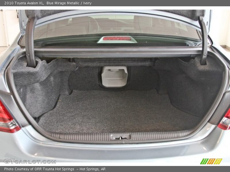 Blue Mirage Metallic / Ivory 2010 Toyota Avalon XL