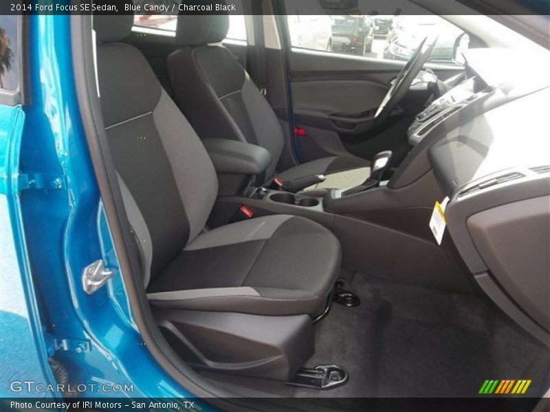 Blue Candy / Charcoal Black 2014 Ford Focus SE Sedan