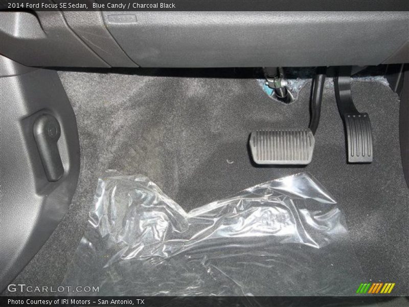 Blue Candy / Charcoal Black 2014 Ford Focus SE Sedan