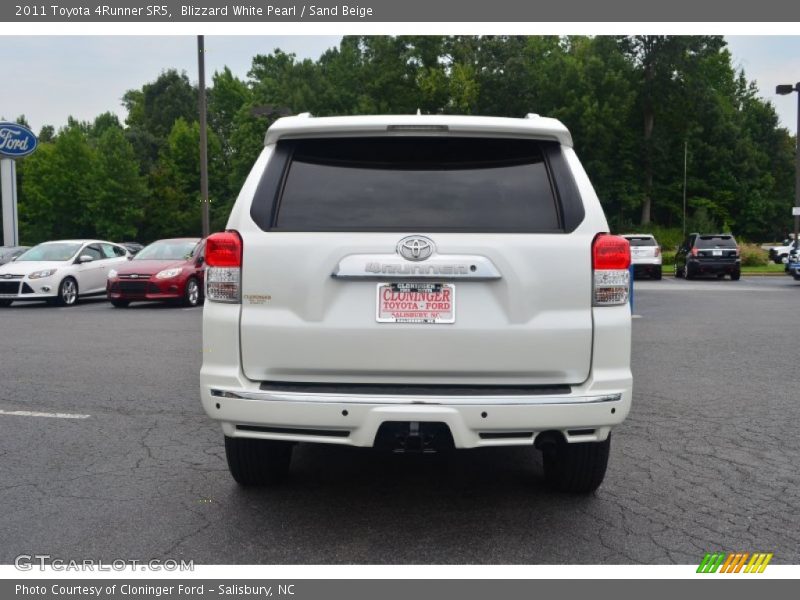 Blizzard White Pearl / Sand Beige 2011 Toyota 4Runner SR5