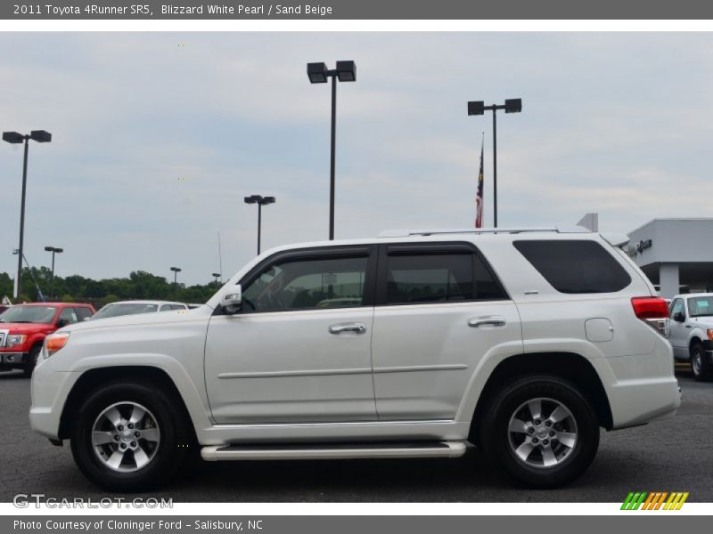Blizzard White Pearl / Sand Beige 2011 Toyota 4Runner SR5
