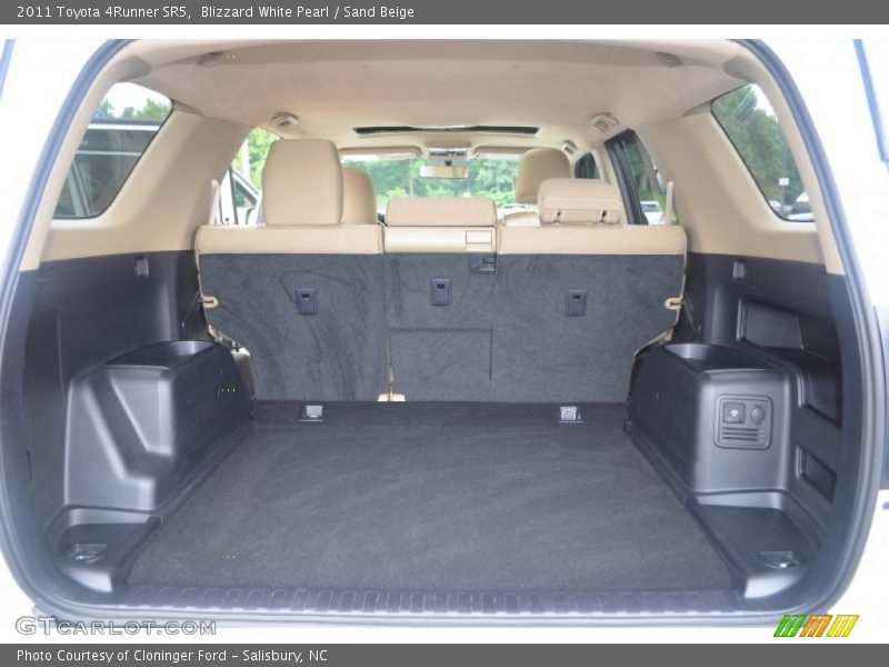 Blizzard White Pearl / Sand Beige 2011 Toyota 4Runner SR5