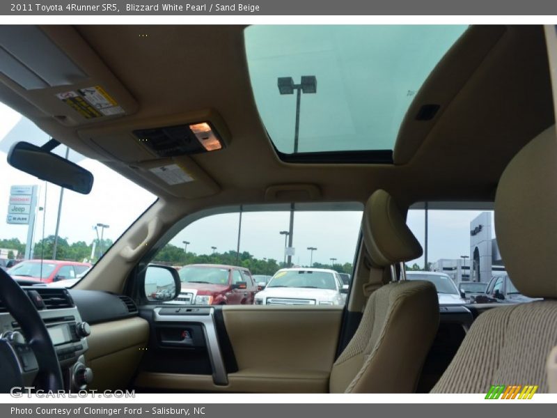 Blizzard White Pearl / Sand Beige 2011 Toyota 4Runner SR5
