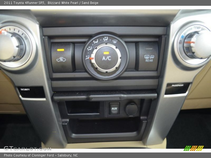Blizzard White Pearl / Sand Beige 2011 Toyota 4Runner SR5