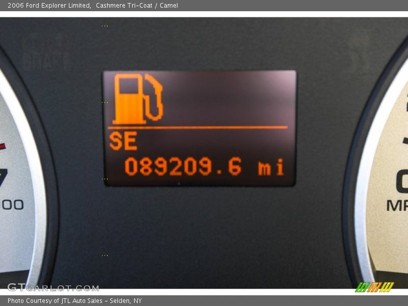 Cashmere Tri-Coat / Camel 2006 Ford Explorer Limited