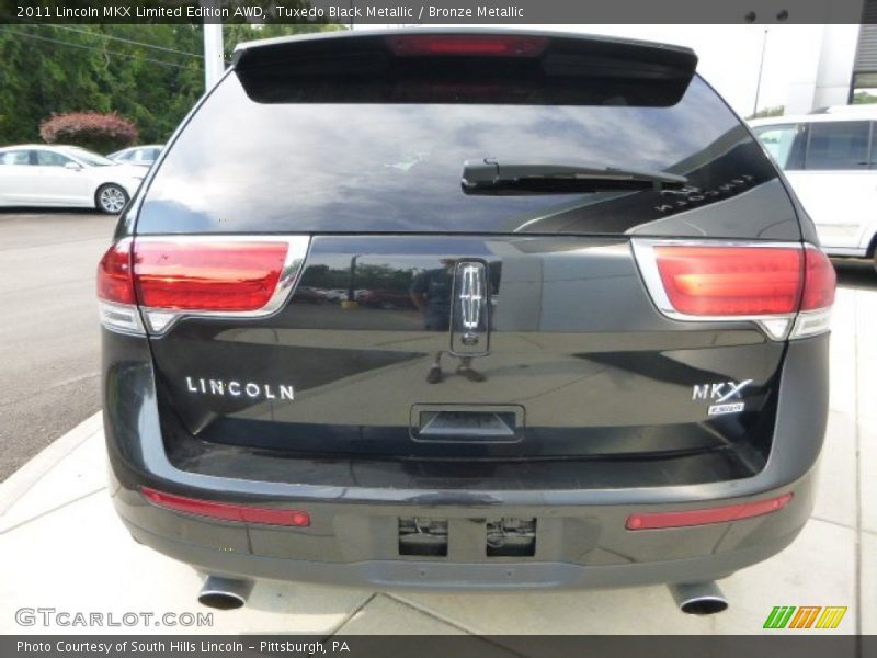 Tuxedo Black Metallic / Bronze Metallic 2011 Lincoln MKX Limited Edition AWD