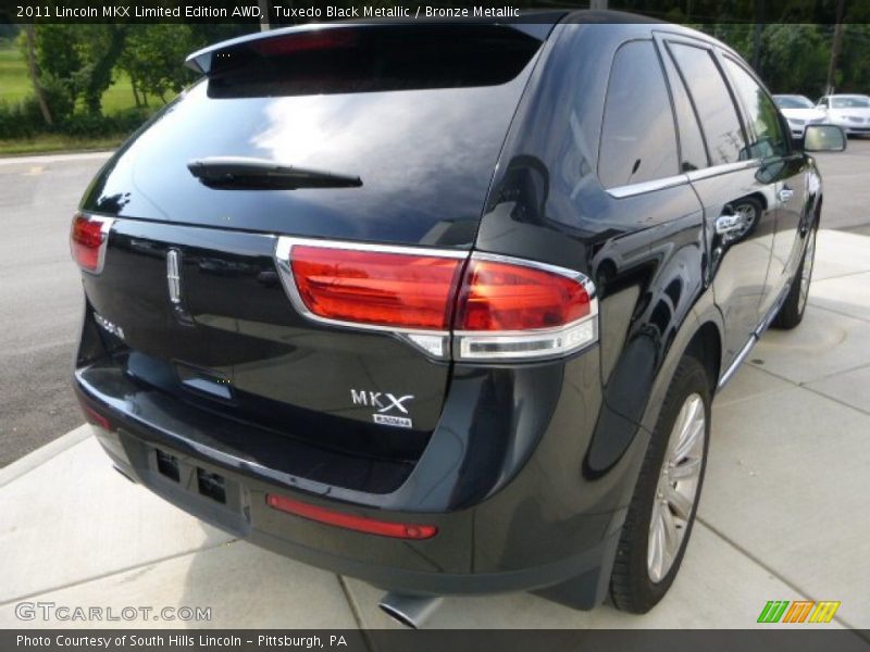 Tuxedo Black Metallic / Bronze Metallic 2011 Lincoln MKX Limited Edition AWD