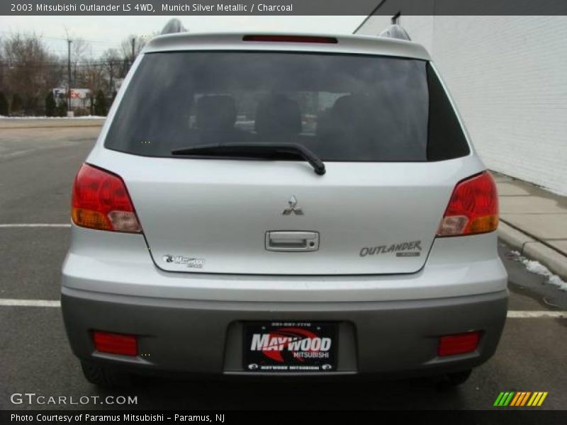 Munich Silver Metallic / Charcoal 2003 Mitsubishi Outlander LS 4WD