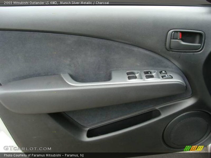 Munich Silver Metallic / Charcoal 2003 Mitsubishi Outlander LS 4WD