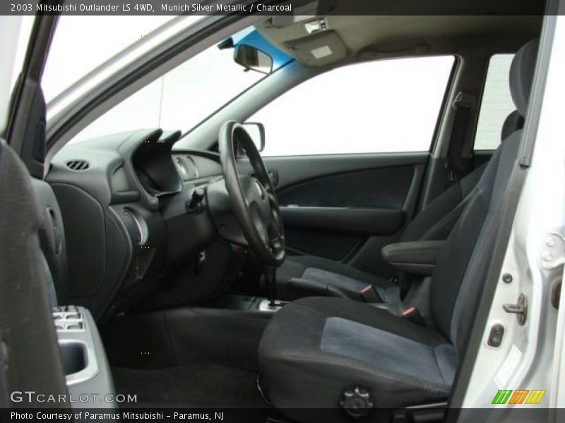 Munich Silver Metallic / Charcoal 2003 Mitsubishi Outlander LS 4WD