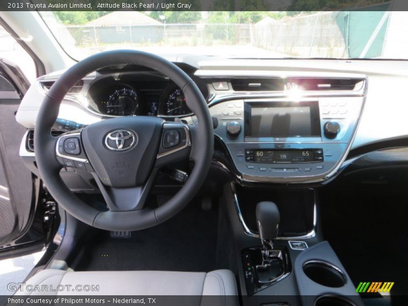 Attitude Black Pearl / Light Gray 2013 Toyota Avalon Limited