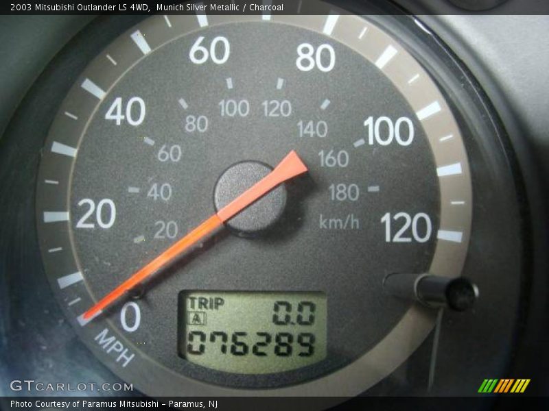 Munich Silver Metallic / Charcoal 2003 Mitsubishi Outlander LS 4WD