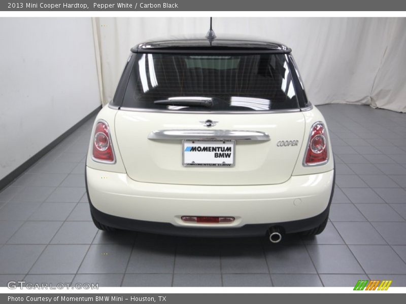 Pepper White / Carbon Black 2013 Mini Cooper Hardtop