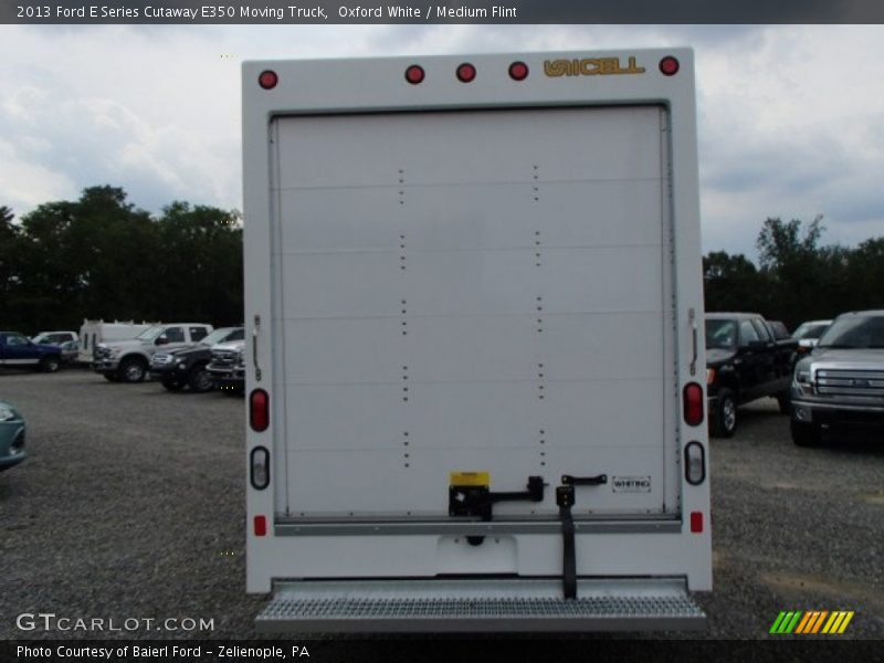 Oxford White / Medium Flint 2013 Ford E Series Cutaway E350 Moving Truck