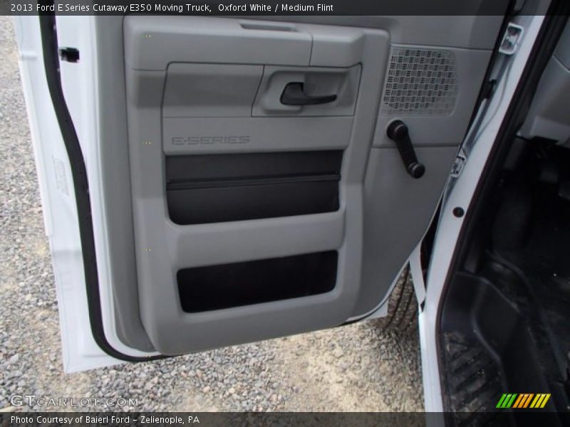 Oxford White / Medium Flint 2013 Ford E Series Cutaway E350 Moving Truck