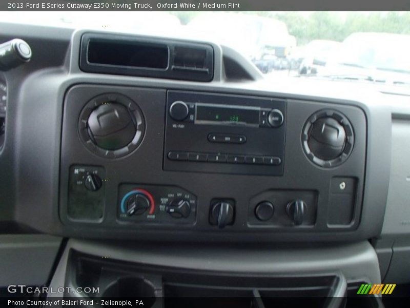 Oxford White / Medium Flint 2013 Ford E Series Cutaway E350 Moving Truck