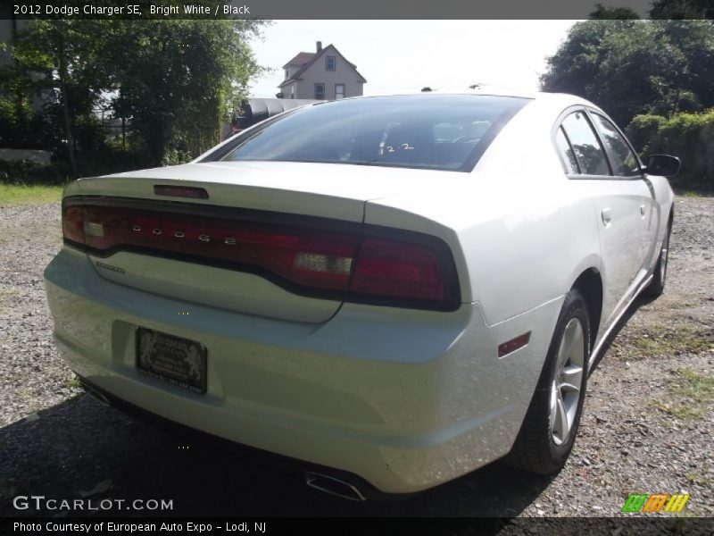 Bright White / Black 2012 Dodge Charger SE
