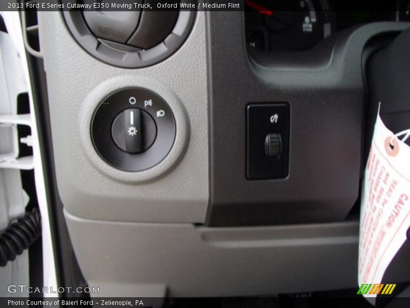 Oxford White / Medium Flint 2013 Ford E Series Cutaway E350 Moving Truck
