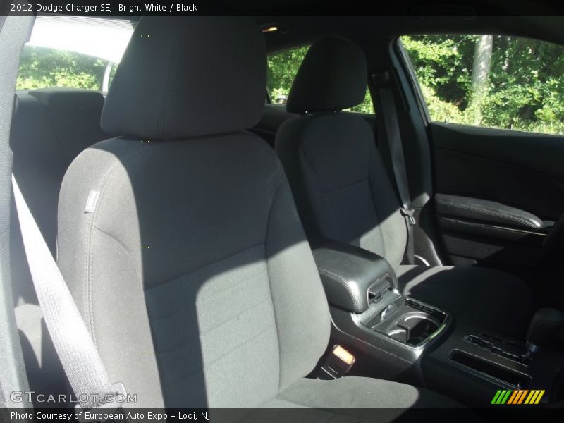 Bright White / Black 2012 Dodge Charger SE