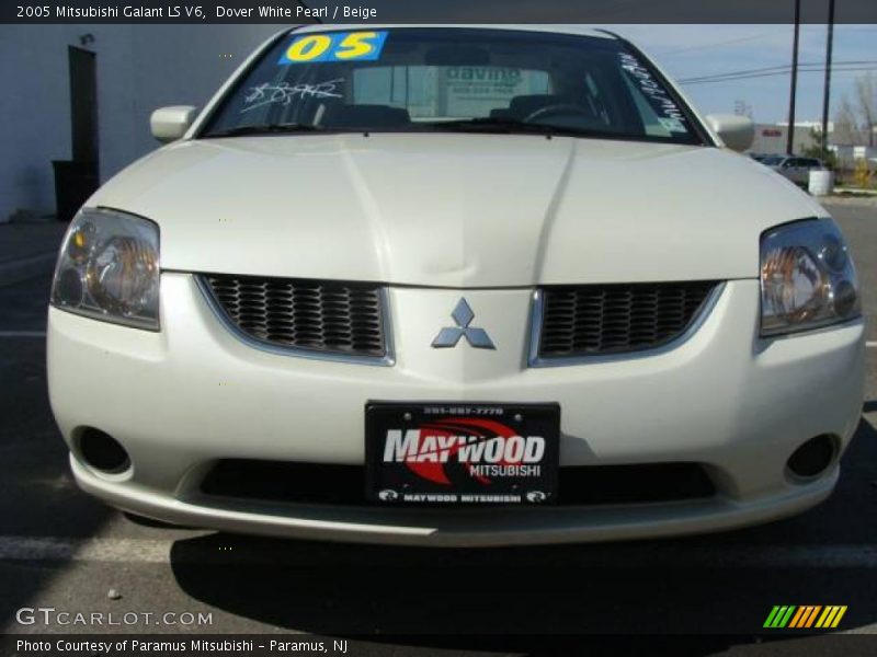 Dover White Pearl / Beige 2005 Mitsubishi Galant LS V6