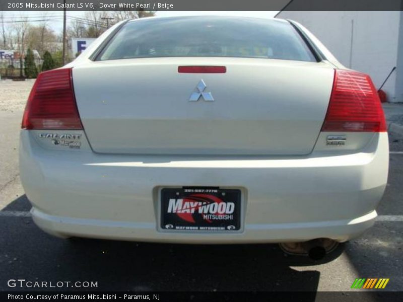 Dover White Pearl / Beige 2005 Mitsubishi Galant LS V6