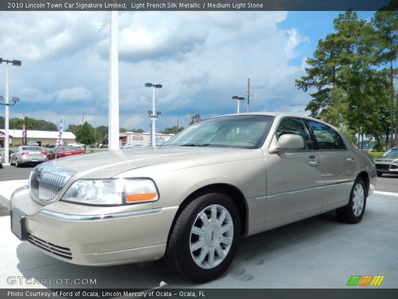 Light French Silk Metallic / Medium Light Stone 2010 Lincoln Town Car Signature Limited