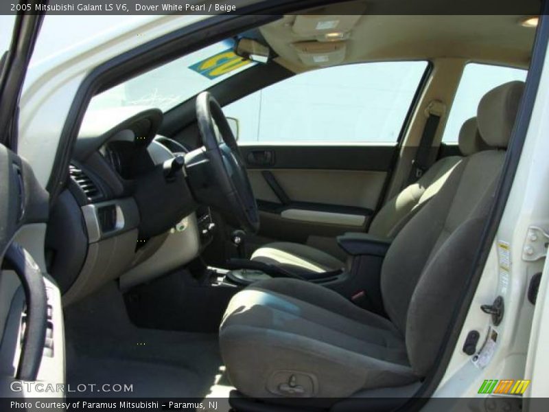 Dover White Pearl / Beige 2005 Mitsubishi Galant LS V6