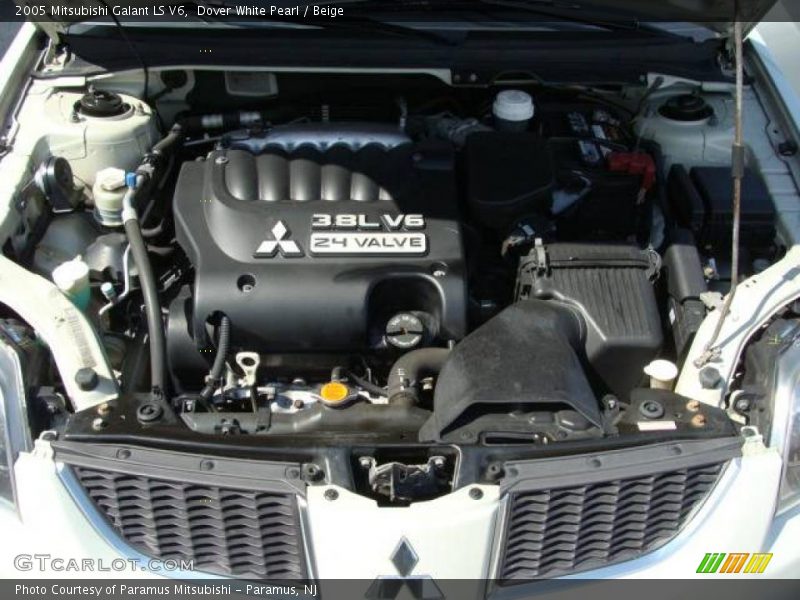 Dover White Pearl / Beige 2005 Mitsubishi Galant LS V6