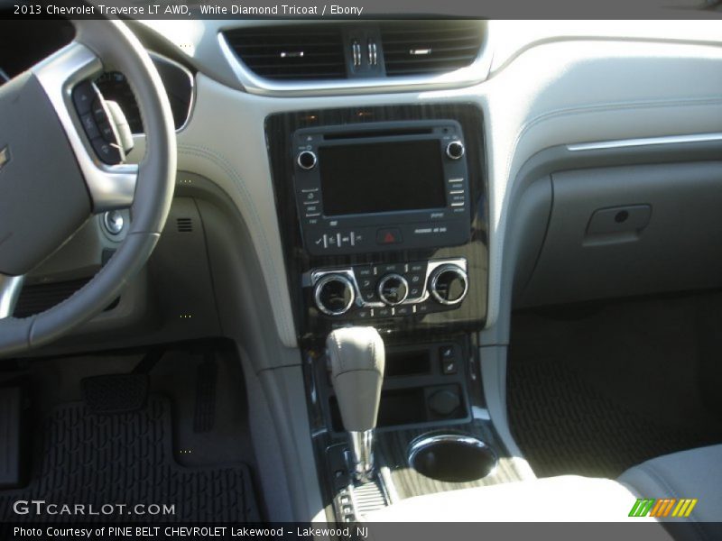 White Diamond Tricoat / Ebony 2013 Chevrolet Traverse LT AWD