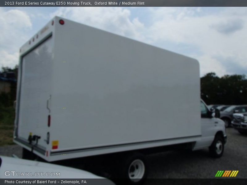 Oxford White / Medium Flint 2013 Ford E Series Cutaway E350 Moving Truck