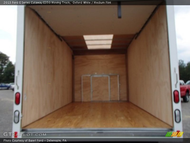 Oxford White / Medium Flint 2013 Ford E Series Cutaway E350 Moving Truck