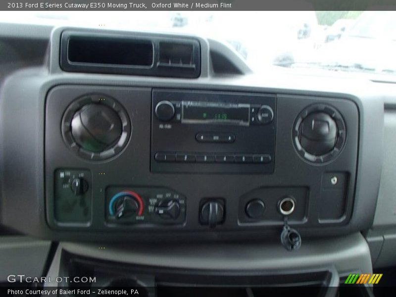 Oxford White / Medium Flint 2013 Ford E Series Cutaway E350 Moving Truck