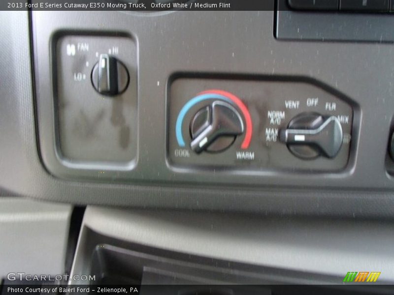 Oxford White / Medium Flint 2013 Ford E Series Cutaway E350 Moving Truck