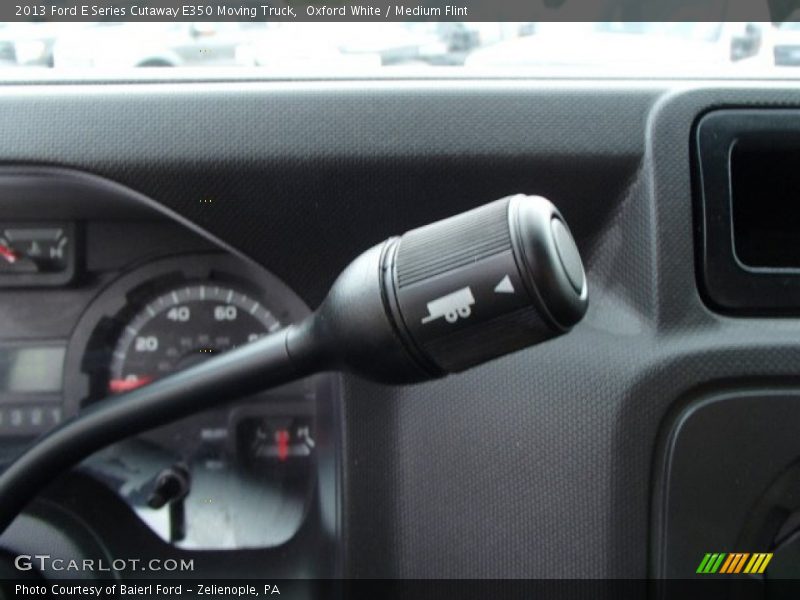 Oxford White / Medium Flint 2013 Ford E Series Cutaway E350 Moving Truck