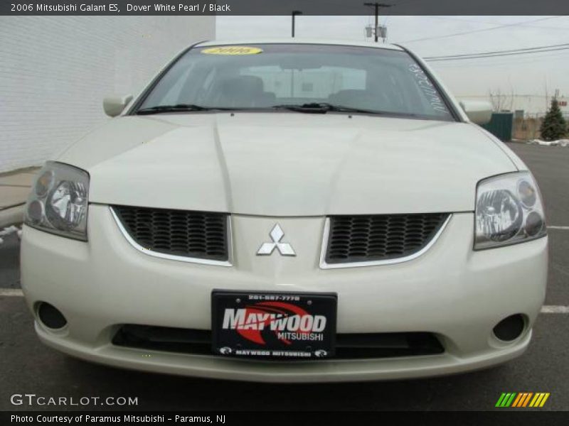 Dover White Pearl / Black 2006 Mitsubishi Galant ES