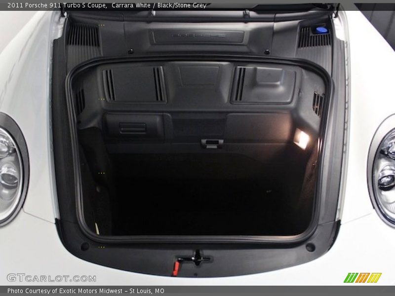  2011 911 Turbo S Coupe Trunk