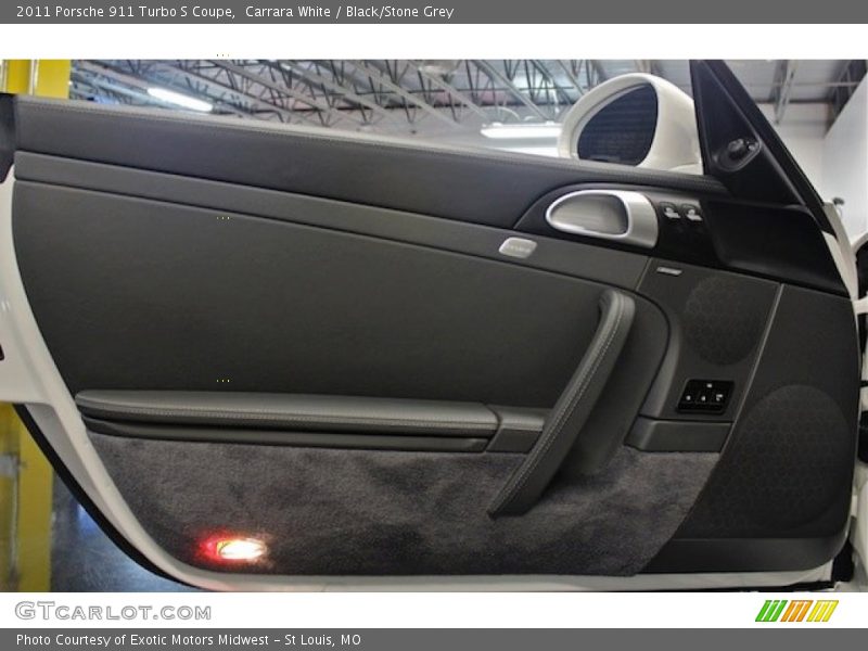 Door Panel of 2011 911 Turbo S Coupe