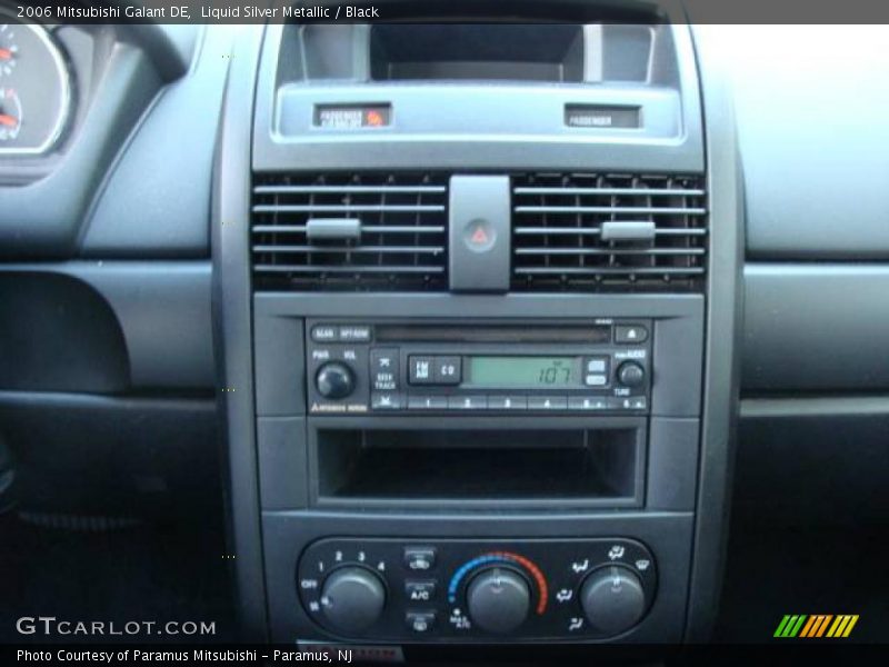 Liquid Silver Metallic / Black 2006 Mitsubishi Galant DE