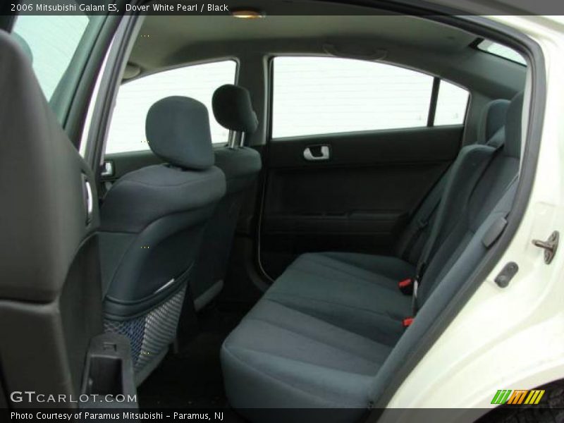 Dover White Pearl / Black 2006 Mitsubishi Galant ES