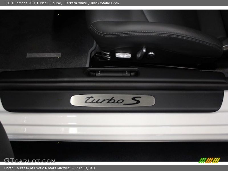 Carrara White / Black/Stone Grey 2011 Porsche 911 Turbo S Coupe