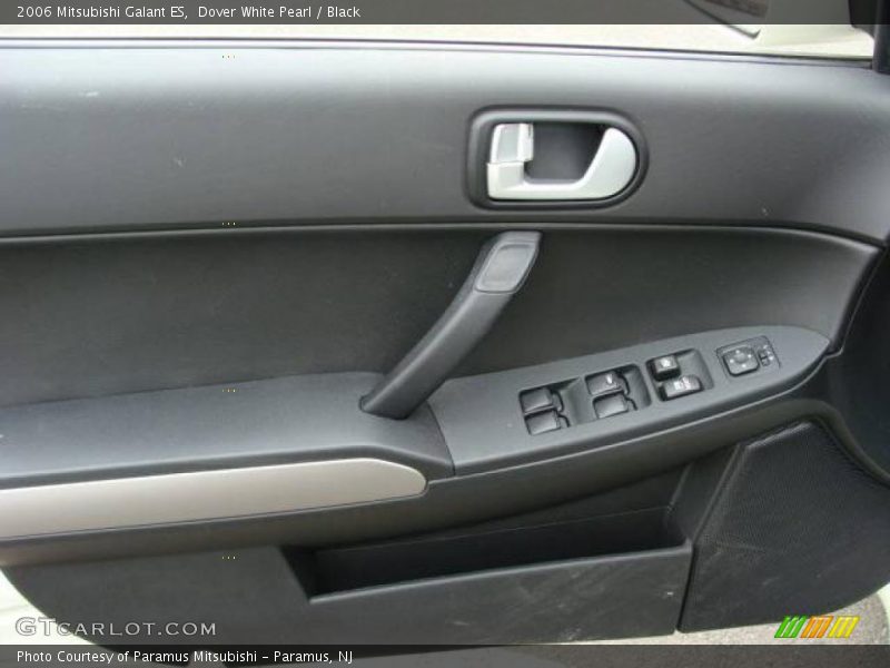 Dover White Pearl / Black 2006 Mitsubishi Galant ES