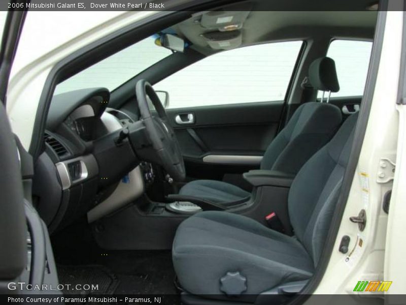 Dover White Pearl / Black 2006 Mitsubishi Galant ES
